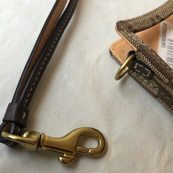 3 for $20❣️ Authentic Coach IPod Wristlet - Picture 4 of 7